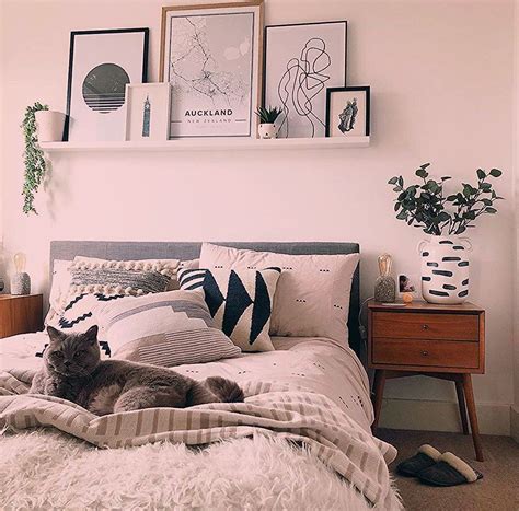 Ways to spice up the bedroom #5. 19 ways to style the blank space above your bed - Modern ...