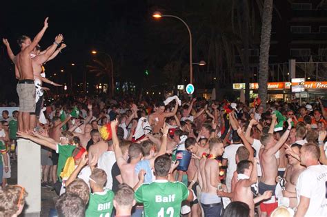 242 likes · 1 talking about this. Fussball EM 2016 am Ballermann auf Mallorca