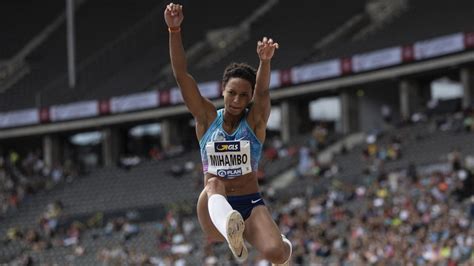 Und die, die antreten, präsentieren sich wenige wochen vor den olympischen spielen noch nicht in topform. Weitsprung: Malaika Mihambo wird beim Hallen-Meeting in ...