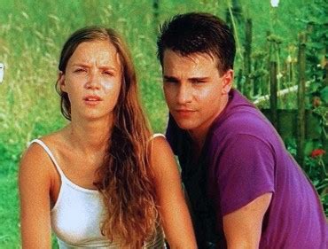 Teen brother and sister who rarely get to see each other fall in love with one another one summer. Der Kuß meiner Schwester (TV film) (2000) | Galerie | ČSFD.cz