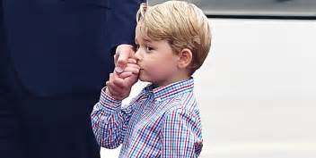 Born 14 november 1948) is the heir apparent to the british throne as the eldest son of queen elizabeth ii. Prinz George in Berlin: Darum trägt er IMMER kurze Hosen ...