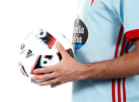 Kit right arm celta1011h.png 31 × 59; Celta de Vigo 2017-18 Adidas Home Kit | 17/18 Kits ...