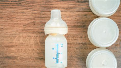 It uses coconut milk, spinach, almond milk, and other yummy goodness to pack in essential fatty acids and nutrients nursing moms need. 25 Surprising Other Uses of Breast Milk that You Didn't ...