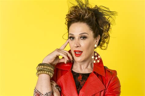 Fã site dedicado á claudia raia. Claudia Raia - A Lidiane em Verão 90 rouba a cena sendo ...