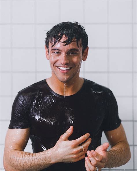 Outside of the pool i. everything tom daley : Photo | Tom daley, Tom dailey ...