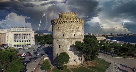 Φωτιά έχει ξεσπάσει στο ύψος του χατζηφωτίου μεταξύ καρδίας και σχολαρίου. Θεσσαλονίκη: βροχή- πιθανή καταιγίδα το απόγευμα και το ...