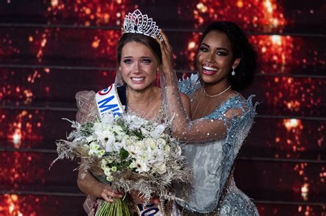 #missfrance2021 place à quelques jours de repos en famille avant de commencer 2021 avec la belle amandine petit. Concours. Qui est Amandine Petit, la nouvelle Miss France ...