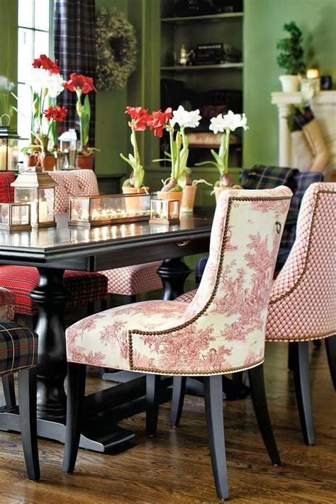 Solid wood dining room table with 5 matching chairs. Eye For Design: Decorating With Mismatched Dining Room Chairs