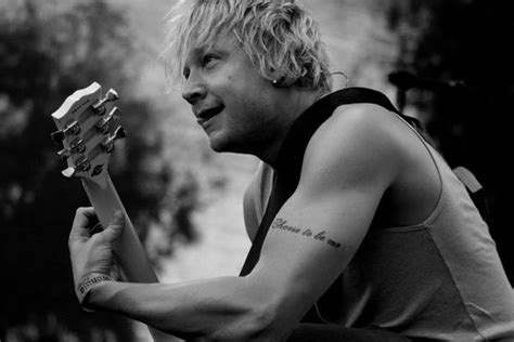 Do you like me/my music? Um welche Schriftart handelt es sich bei diesem Tattoo ...