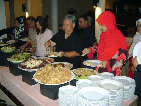 Pantun pembuka salam untuk pidato. ASTAKA: Sekitar Majlis Jamuan Makan Malam Astaka 2011