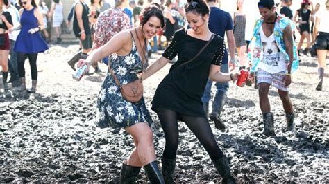It's day three, arguably day four of splendour in the grass 2018, and by all accounts it has been a spectacular weekend for both guests and artists thus far. Bernard Fanning enjoys new band at Byron Bay's Splendour in the Grass music festival | The ...