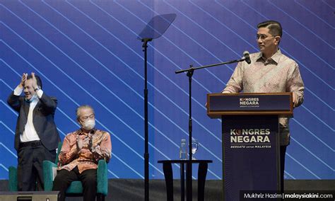 Mantan perdana menteri malaysia, mahathir mohamad dipecat dari partai pribumi bersatu yang didirikannya dengan alasan tidak mendukung pemerintah. Nama Parti Pribumi Bersatu Malaysia tak lagi sesuai ...