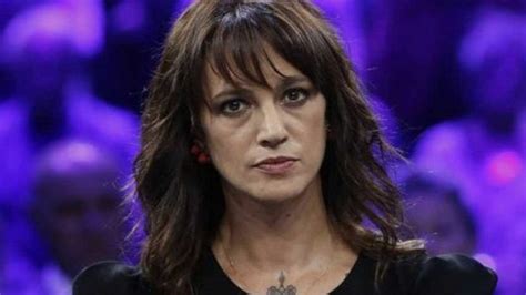 Asia argento was born in rome, italy, into a family of actors and filmmakers, both occupations which she has herself pursued. Le drame d'Asia Argento : « Ma mère était violente, elle ...