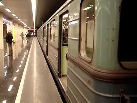 Maybe you would like to learn more about one of these? Die M2 der Metro in Budapest. Hier bei der Ausfahrt ...