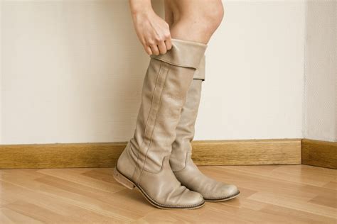 Maybe you would like to learn more about one of these? How Should a Boot Fit Around Your Calf? | Stretch suede ...