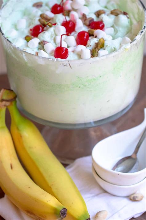 What is the original watergate salad recipe? Pistachio Banana Watergate Salad Recipe