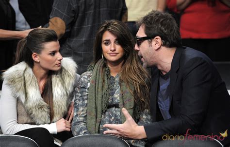 Check spelling or type a new query. Javier Bardem omite a Penélope Cruz en el show de Jay Leno