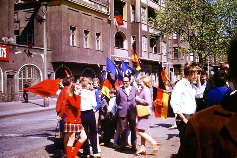 Je combine les frais d'expédition désolés, nous n'avons pas pu traduire cette fiche produit en français. 1 Mai 1975 Foto & Bild | pankow ddr historisch 1975 ...