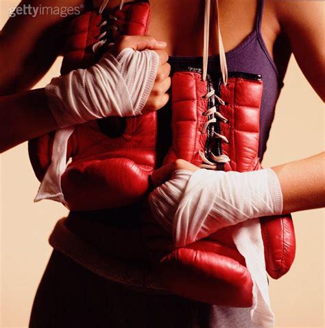 Na verdade, ele é uma espécie de guia da boa alimentação. Mulheres praticando Boxe! Quem disse que isso é coisa de ...