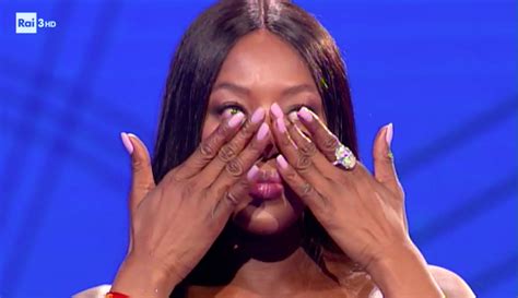 È diventata famosa la sua relazione con flavio briatore, con cui è stata dal 1998 al 2003. Naomi Campbell in lacrime in tv: "Piango per i miei amici ...