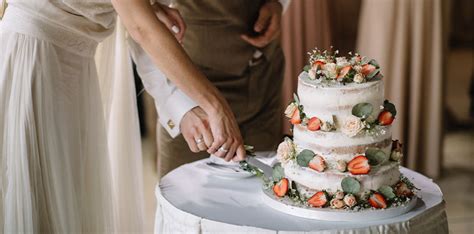 Tipps & impressionen zur hochzeitstorte bei uns im ratgeber: Hochzeitstorte 2020: Trends, Preise & top Torten in Wien ...