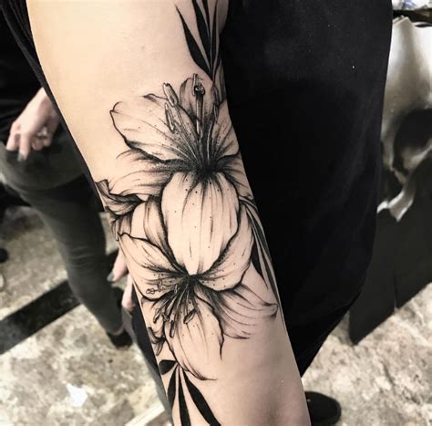 Hibiscus tattoos are a common tattoo symbol found in the pacific. @jacquicaszee | Wrist tattoos, Pattern tattoo, Hibiscus tattoo