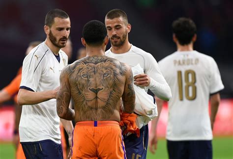 + body measurements & other facts. Il Leone di Depay, lacrime per Quaresma. Il significato ...