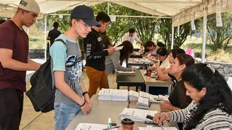 Las becas amlo de nivel básico consisten en un apoyo de 800 pesos mensuales, los cuales se depositan cada dos meses. Se benefician con beca Benito Juárez | Gaceta del Colegio ...