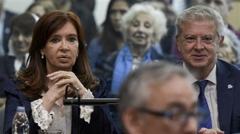 Cristina kirchner no sería en todo caso la jefa de la oposición, sería un personaje importante en el senado: Kirchner encara un juicio por corrupción en medio de la ...