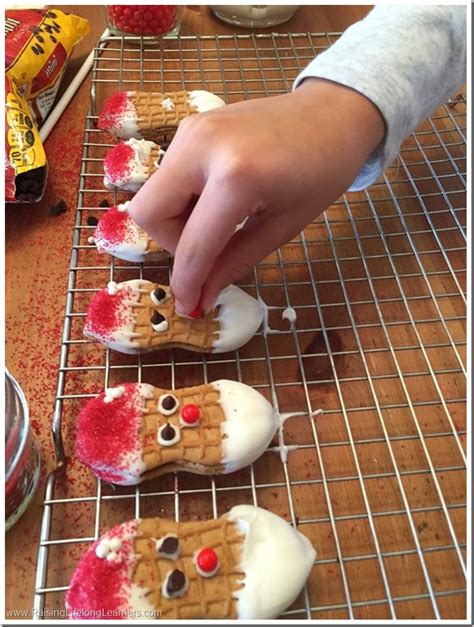 Perfect for birthday treats, bachelorette parties and mother's day! Easy Christmas Cookies Nutter Butter Santas and Reindeer # ...