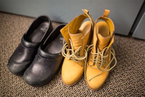 Choosing the right kitchen shoes is a key element as it supports movement and feet comfort as you work around your station for hours. The Best Kitchen Clogs (We Tested a LOT of Them) | Nice ...