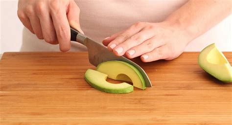 You would apply the same principle to avocado slices, but we recommend you eat those instead of trying to save them because depending on how thin you cut them, there may be. 5 Tips on How to Safely Cut an Avocado