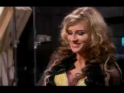 مكان لعروض الأداء وإقامة المناسبات. Julia Naidenko - Britains Got Talent 2009 - Belly Dancer from Latvia - Season 3 Show 7 - YouTube