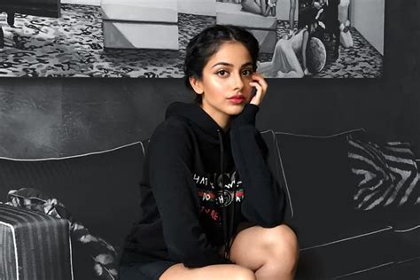 She is basically from india with a punjabi family background but was born and raised in the. Banita Sandhu Fashion Profile Is Simply Glam! | Indian ...