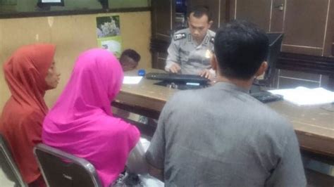 livepergoki perkelonan abg smp lagi berkembangbiak digenjot pasrah pamitnya mau belajar kelompok. ML dengan Pacar, Usai Salat Siswi SMP Ini Berdoa Agar tak ...