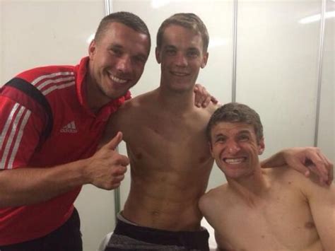 Check out his latest detailed stats including goals, assists, strengths & weaknesses and match ratings. 脱了脱了!德国更衣室脱衣庆胜 穆勒无敌逗比表情(图)_2014世界杯_新浪体育