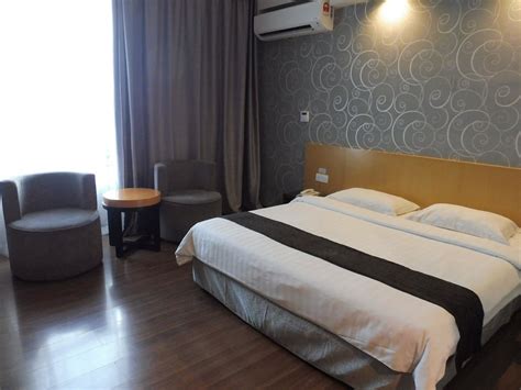 Guests can use a full range of services: LA HOTEL - Reviews (Tawau, Sabah) - Tripadvisor
