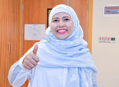 Benjolan payudara merupakan suatu kondisi tumbuhnya benjolan pada area payudara di mana benjolan ini adalah jaringan lain yang terbentuk di dalam payudara 2,4,5,6. Pengobatan Kanker Payudara Dengan Minimal Invasif, Saya ...