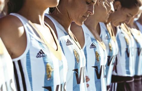 Aquel viejo logo de las leonas diseñado por arrondo en sidney 2000. Pasión Hockey: "Las Leonas", mucho más que un apodo