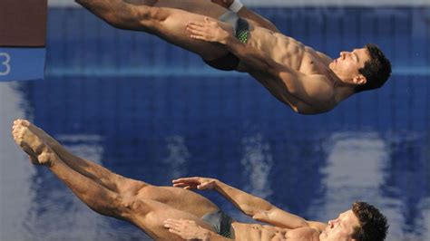 Beim schwimmen geht es in unterschiedlichen disziplinen um olympisches edelmetall. Schwimm-WM: Synchron-Duo Hausding/Feck im Finale vom 3-m ...