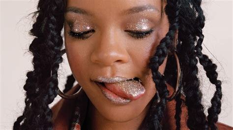 So ganz ungeschminkt wirkt rihanna ganz schön a true pop icon, robyn rihanna fenty is a singer, actress, and businesswoman from saint michael, barbados. Rihanna zeigt sich ungeschminkt und steht zu ihren ...