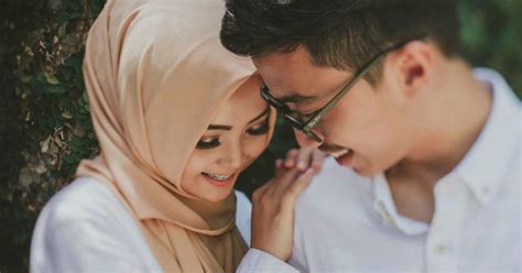 Termasuk membicarakan masalah kegiatan hubungan intim saat istri sedang mengandung usia trimester pertama. 6 Adab Pada Malam Pertama Menurut Ajaran Islam Yang Semua ...