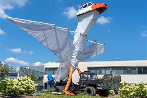 De organisatie van zwarte cross heeft in samenwerking met fieldlab een van de grootste ze willen dat maximale experience van de zwarte cross kunnen bieden. Grote vogel van Zwarte Cross trekt bekijks in Alblasserdam ...