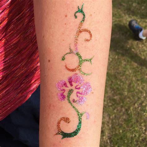 Henna tattoo is featured in indian wedding celebrations but is now gaining popularity in the us. Henna Design Temporary Tattoo Stencil 359 (Pack of 5 or 25 ...
