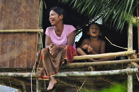 Dapatan kaji an menunjukkan bahawa kesan pembangunan kemudahan sosial yang terdapat di kawasan penempatan komuniti orang Hubungan Orang Melayu-Orang Asli Dalam Sejarah - The Patriots