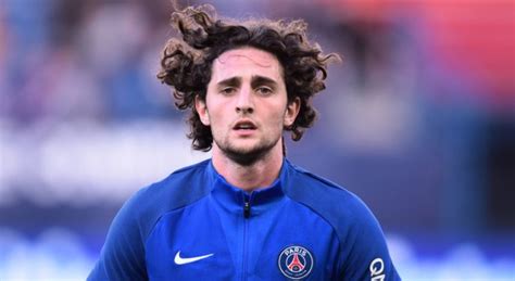 Adrien rabiot's mother clashed with the families of paul pogba and kylian mbappe after france's shock euro 2020 defeat to switzerland, sensational rabiot's mum veronique, who is also his agent, is said to have embarked on an incredible outburst where she called out pogba for losing the ball for. Adrien Rabiot (PSG) écarté, la mise au point de sa mère ...