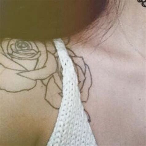 Each tattoo has a special meaning to the singer. Halsey Flower, Rose Shoulder Tattoo | Steal Her Style