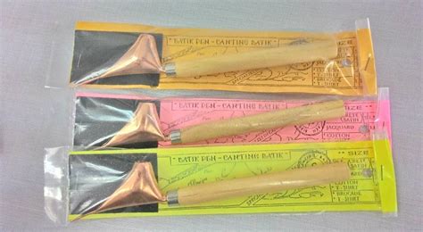 Pemidang digunakan untuk meregang kain supaya kain tidak melendut semasa mencanting. Cara Mambuat Batik Lukis