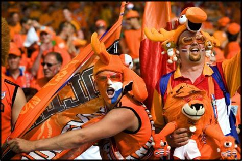 O rețea în care am încredere. Oranje Fever hits!! | Dutch Soccer / Football site - news ...