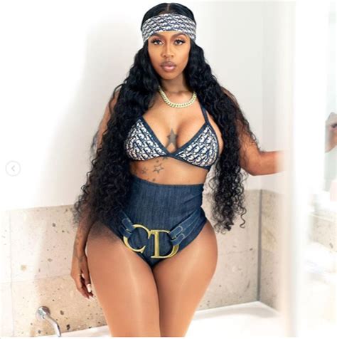 Hot curves shared with stud. US rapper, Kash Doll flaunts her cleavage and curves in ...